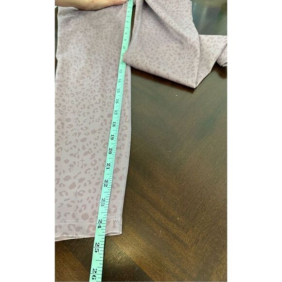 Beyond Yoga x Barre3 Collab Leggings Dusty Purple Leopard Print - Small - Picture 11 of 14